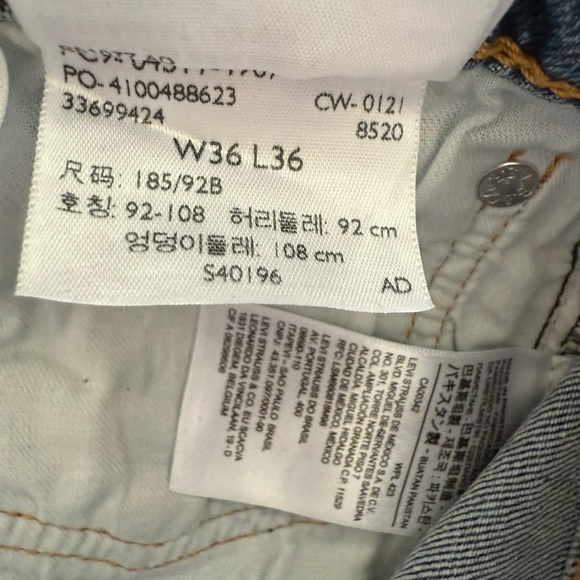 Levi’s Distressed 511 Jeans in Size 36x36 - Picture 8 of 15